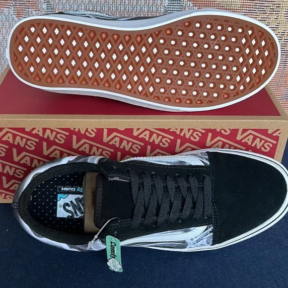 Vans WMNS Comfycush Old Skool After Dark Black/WhiteVN0A5DYCBZWsneakers