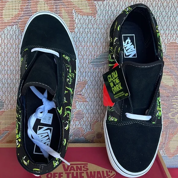 Vans WMNS Old SkoolEyes in The Dark Black/Multi VN0A4BW2BMLSneakers
