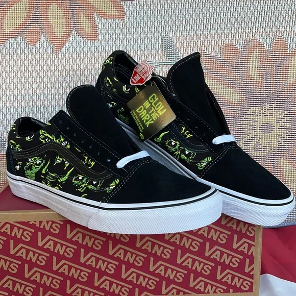Vans WMNS Old SkoolEyes in The Dark Black/Multi VN0A4BW2BMLSneakers