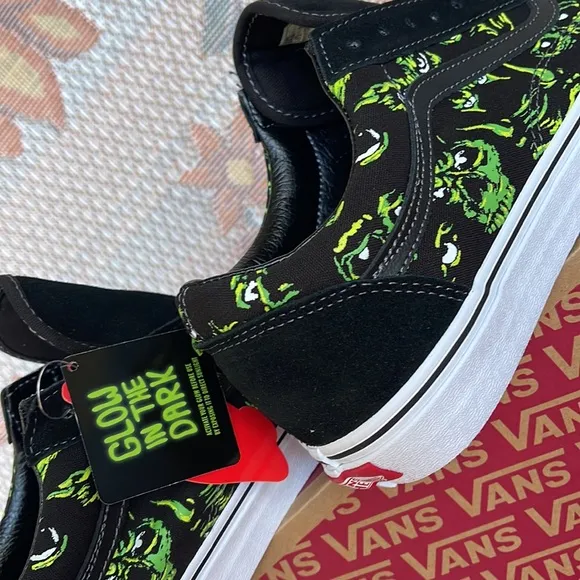 Vans WMNS Old SkoolEyes in The Dark Black/Multi VN0A4BW2BMLSneakers