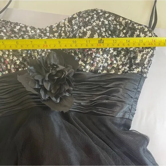 Vintage Dancing Queen USA Gown, Medium, black &amp; sequin sweetheart‎ top, princess