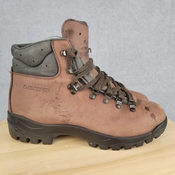 Vintage Lowa Womens Leather Hiking Boots Size US 9.5 Vibram Nubuck Brown