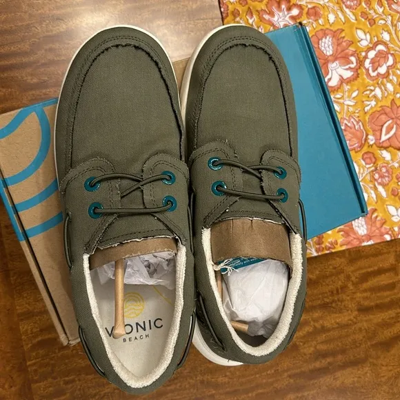 VIONIC men’s Beach Skipper Boat Shoes