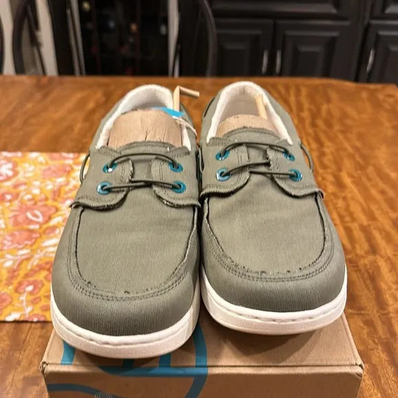 VIONIC men’s Beach Skipper Boat Shoes