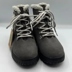 White Mountain booties size 6