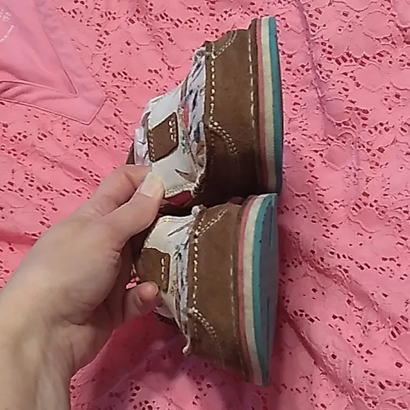 Women's Ariat Cruisers cow skull leather shoes size 7