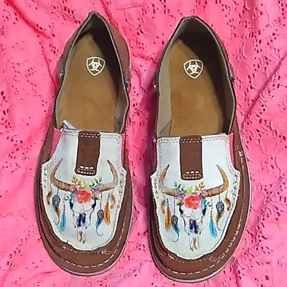 Women's Ariat Cruisers cow skull leather shoes size 7
