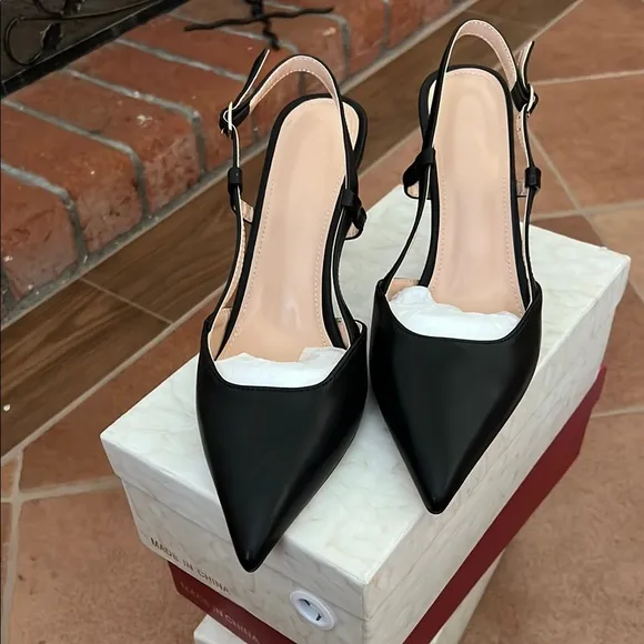 Women's Closed Toe Slingback Pointed Toe Stiletto Heel Pump Buckle Strap