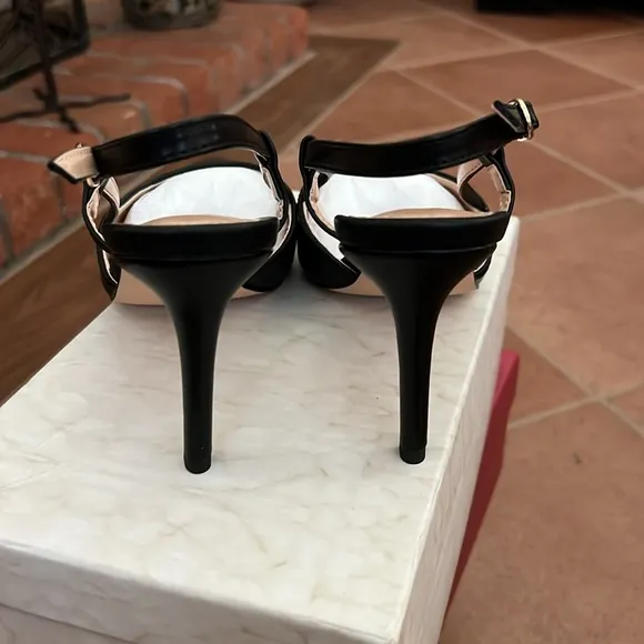 Women's Closed Toe Slingback Pointed Toe Stiletto Heel Pump Buckle Strap