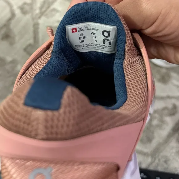 Women's ON Cloud Cloudswift Sneaker Athletic Running Shoes Blush Denim S…