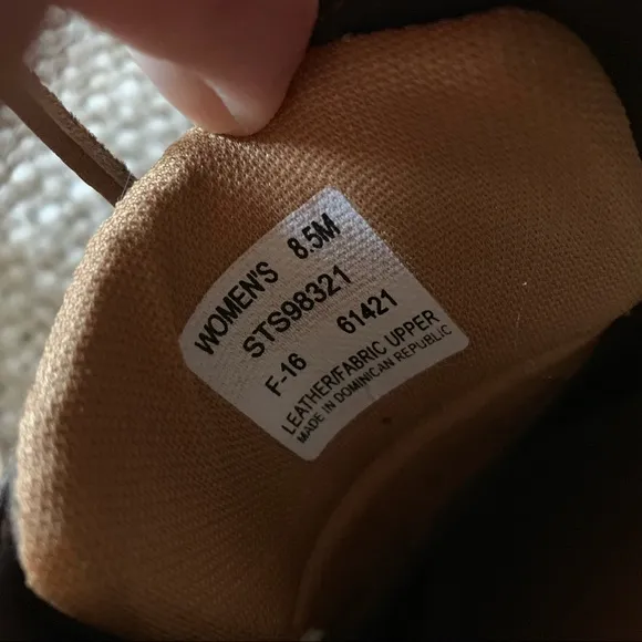 Women’s sperry boat shoes