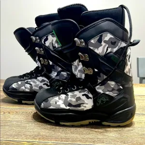 World Industries Camouflage Snowboard Boots