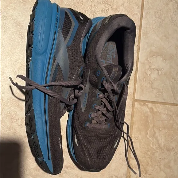 Worn 3 Times- Brooks Ghost 15 Men's Running Shoes - Black and Blue DNA Loft V2