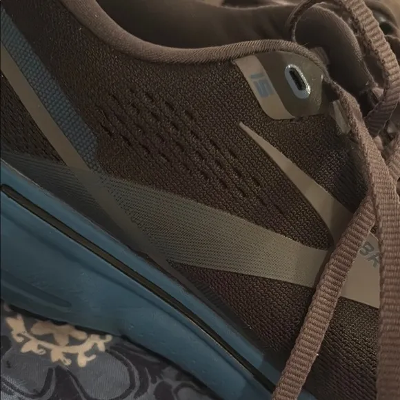 Worn 3 Times- Brooks Ghost 15 Men's Running Shoes - Black and Blue DNA Loft V2
