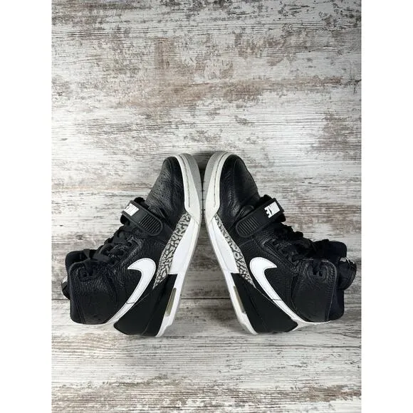 Youth Nike Air Jordan Legacy 312 (GS) Black/White/Cement Sneakers Sz 5Y Athletic