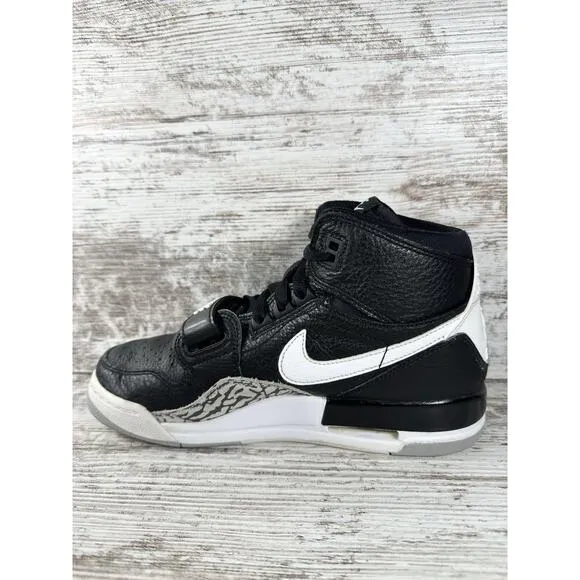 Youth Nike Air Jordan Legacy 312 (GS) Black/White/Cement Sneakers Sz 5Y Athletic