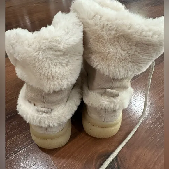 Zara Kids Limited Edition hiking leather boots Cream color size 12 1/2