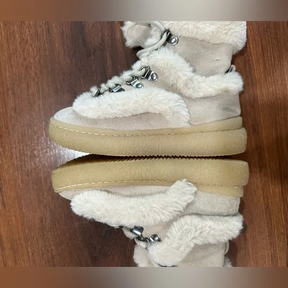 Zara Kids Limited Edition hiking leather boots Cream color size 12 1/2